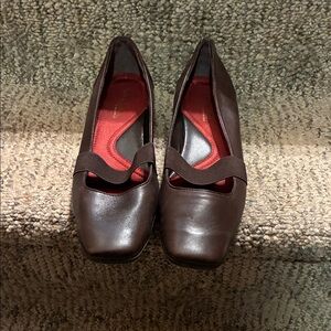 Aerosoles Chic Brown Leather Flats